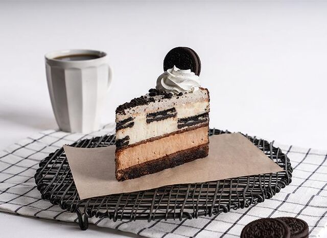 Super Oreo Cheesecake